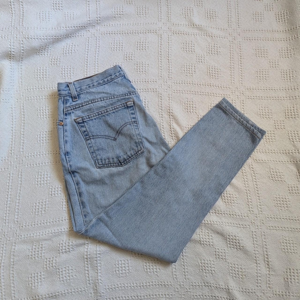 levi's 550 blue tapered leg jeans